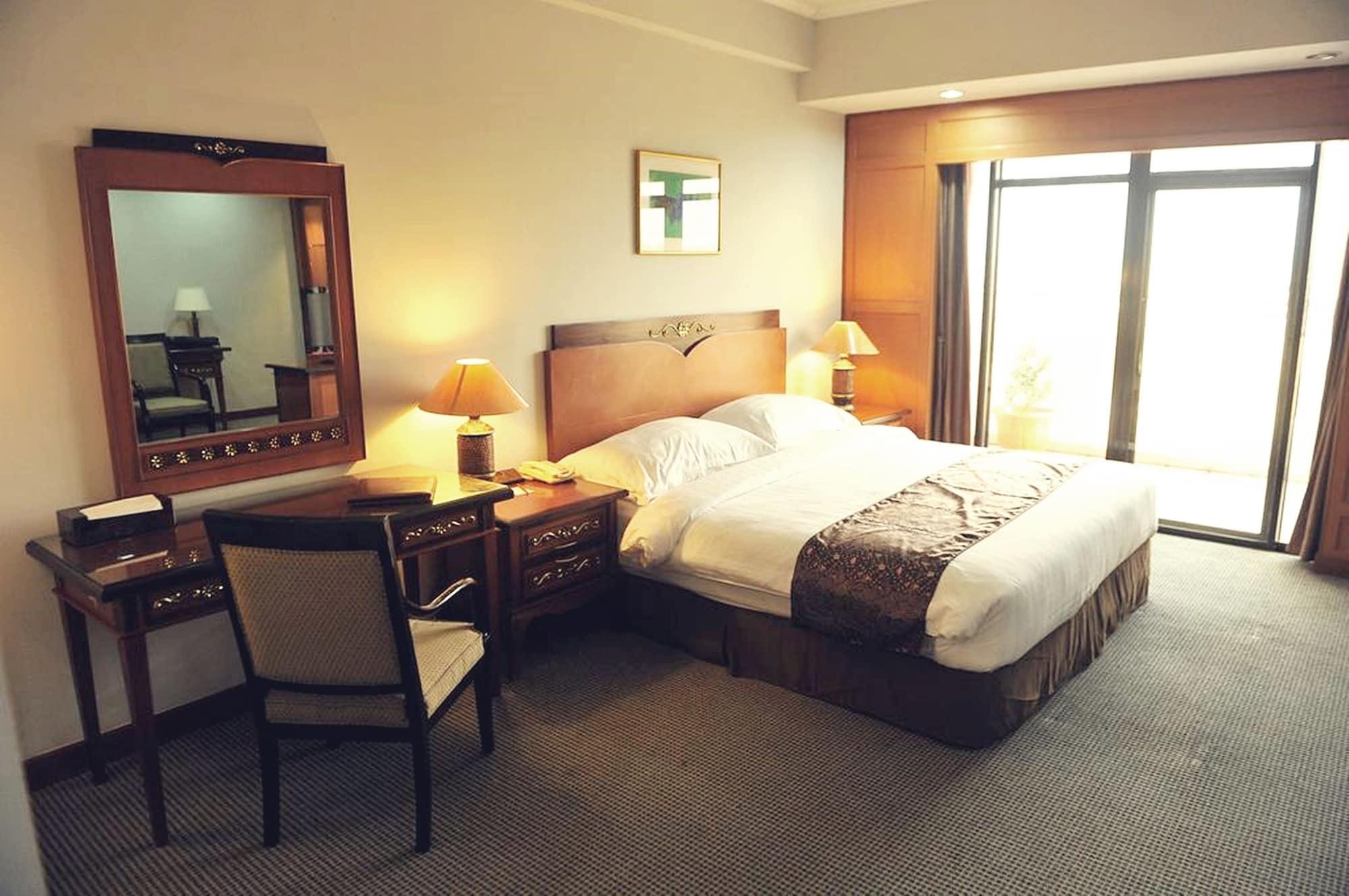 Planet Holiday Hotel&Residence Nagoya Buitenkant foto