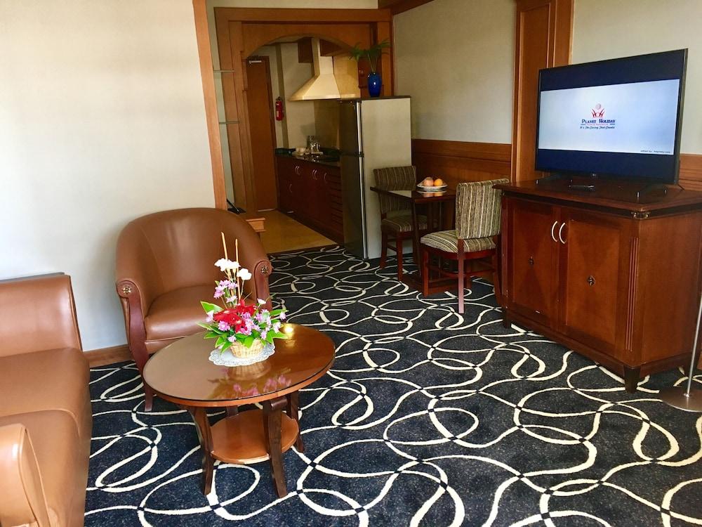 Planet Holiday Hotel&Residence Nagoya Buitenkant foto